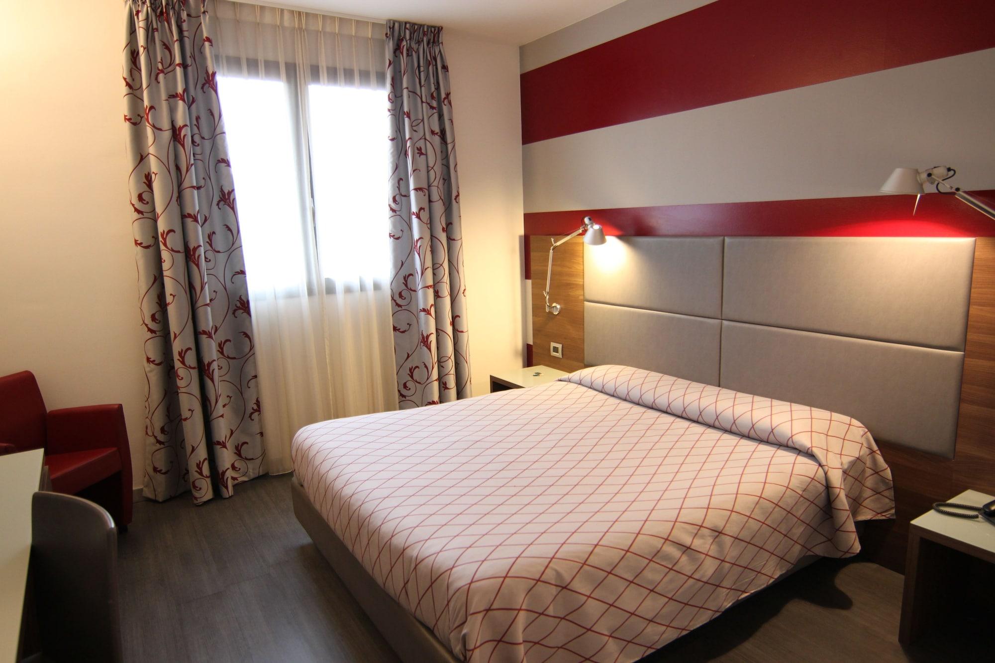 Hotel Del Parco Виджевано Экстерьер фото