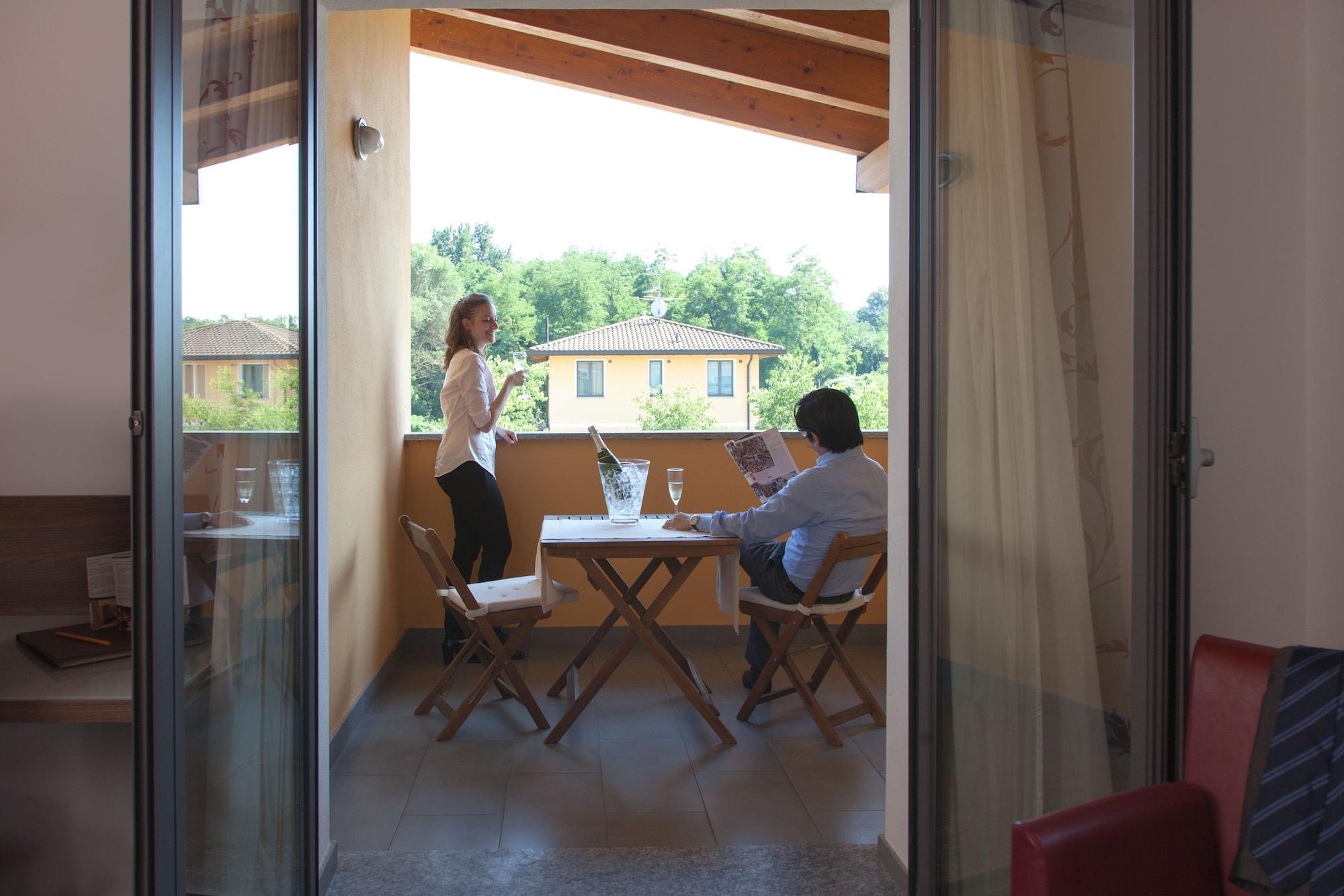 Hotel Del Parco Виджевано Экстерьер фото