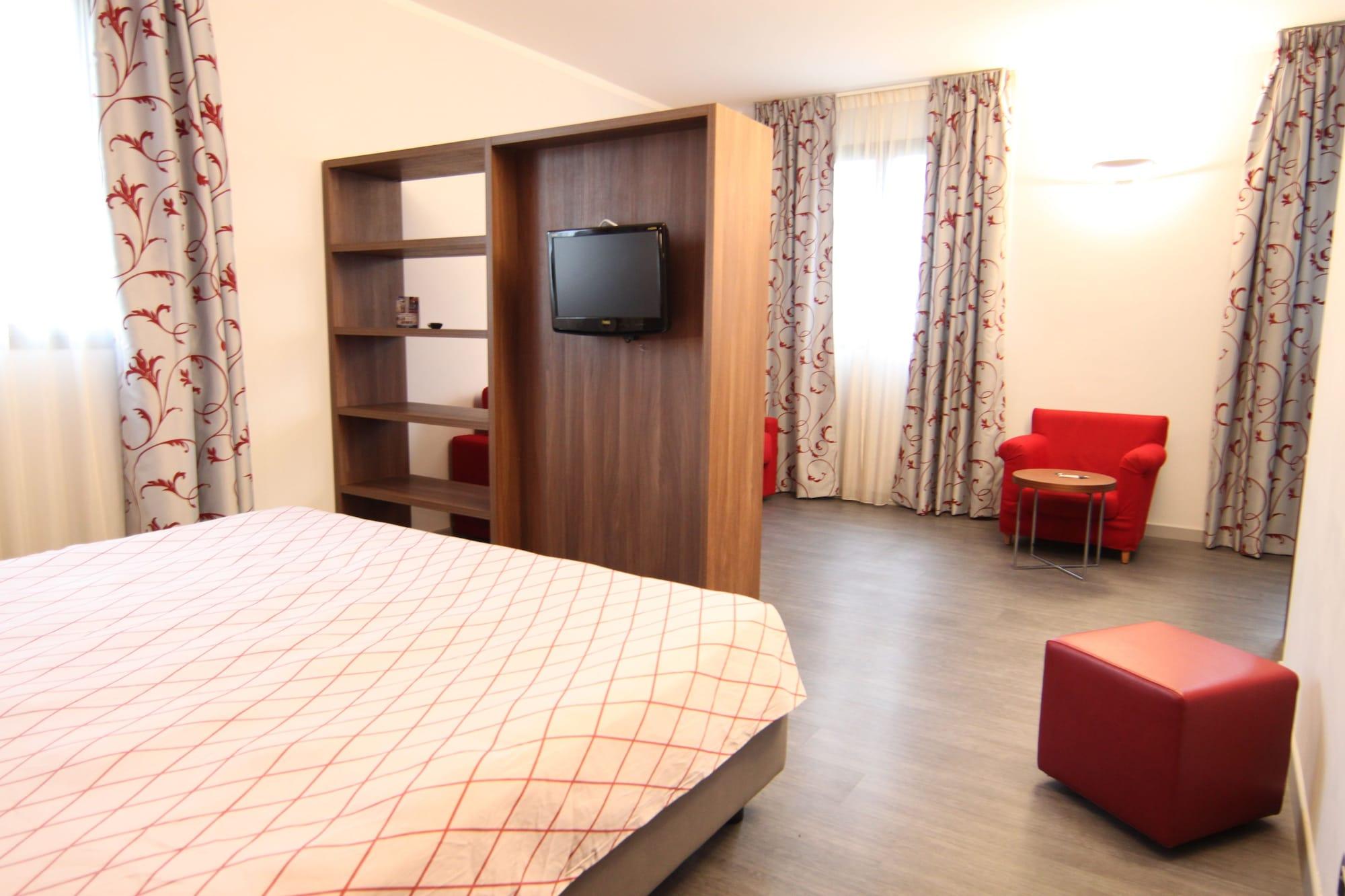Hotel Del Parco Виджевано Экстерьер фото