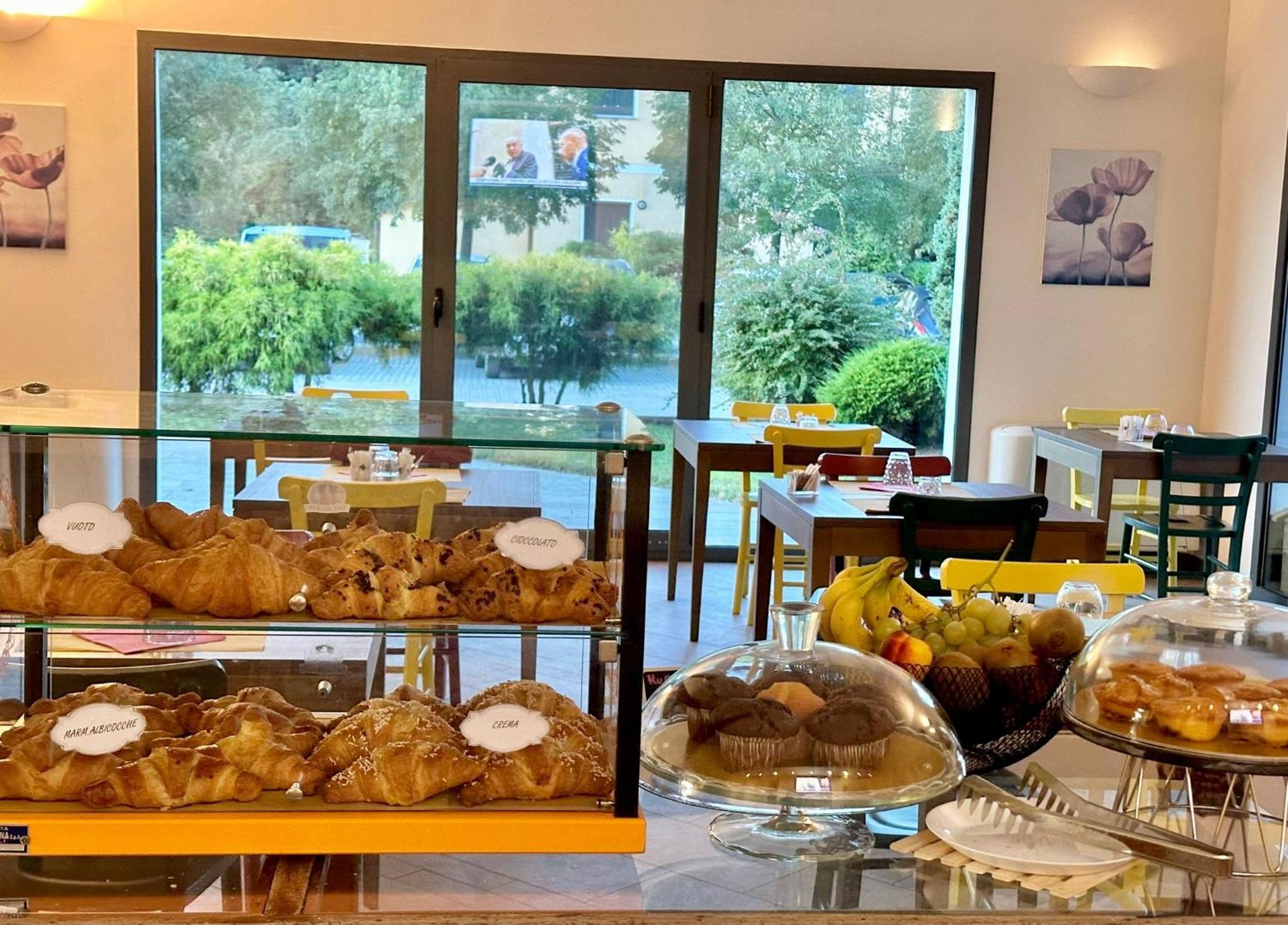 Hotel Del Parco Виджевано Экстерьер фото