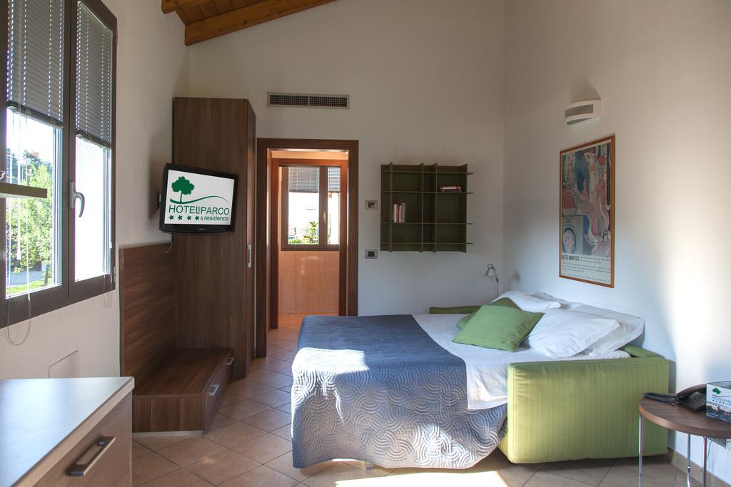 Hotel Del Parco Виджевано Экстерьер фото